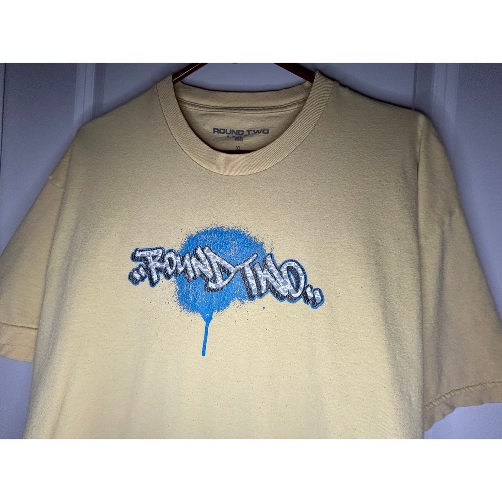 Round Two Shop Paint Splatter Spell Out‎ Graphic T-Shirt Size Mens XL